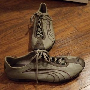 Women's Puma leather sneakers size 10, euro 41
